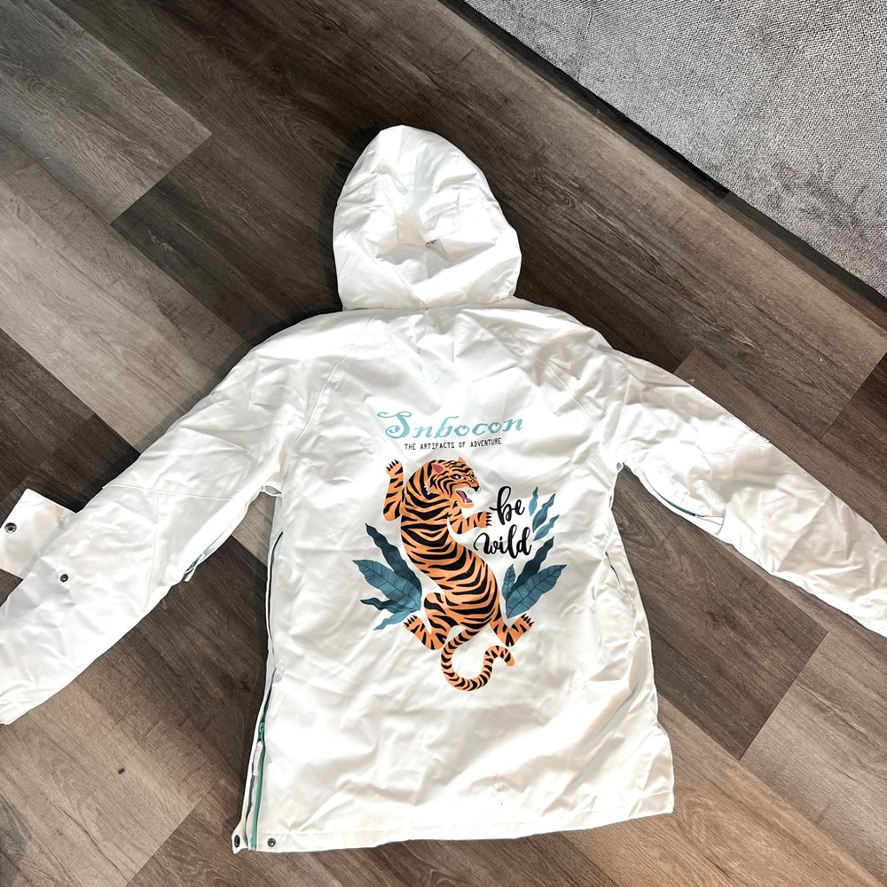 Super cool White Snowboarding Jacket